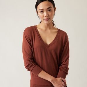 Athleta Sunrise V-Neck Sweatshirt | Cozy Thumbholes | Size M